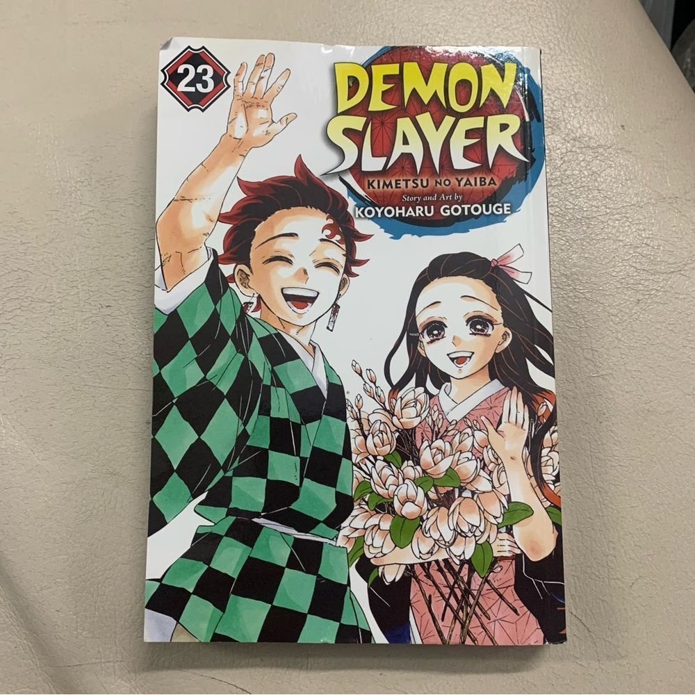 Koyoharu Gotouge
Demon Slayer: Kimetsu no Yaiba, (Volume 23)
